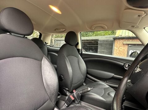 Mini Hatch 1.6 Cooper Euro 5 (s/s) 3dr 10