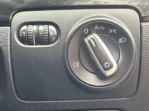 Volkswagen Golf 1.6 TDI BlueMotion Tech SE Euro 5 (s/s) 3dr 12