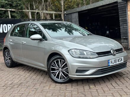 Volkswagen Golf 1.6 TDI SE Nav Euro 6 (s/s) 5dr