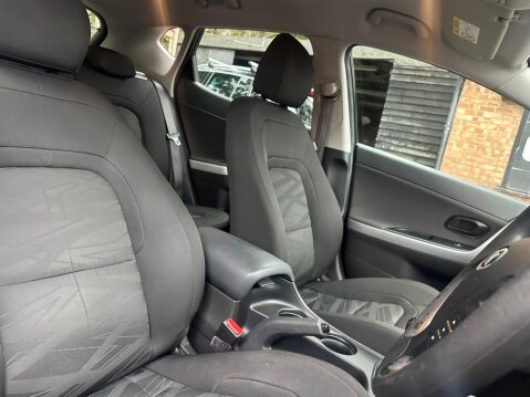 Kia Ceed 1.6 CRDi EcoDynamics 1 Euro 5 (s/s) 5dr 8