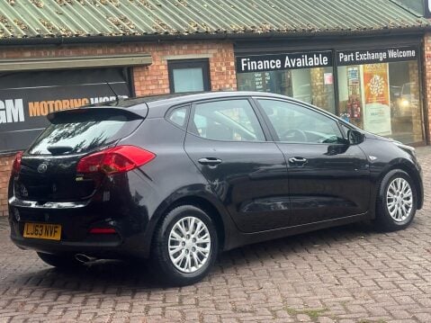 Kia Ceed 1.6 CRDi EcoDynamics 1 Euro 5 (s/s) 5dr 4