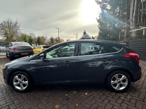 Ford Focus 1.0T EcoBoost Zetec Euro 5 (s/s) 5dr 7
