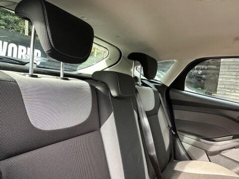 Ford Focus 1.0T EcoBoost Zetec Euro 5 (s/s) 5dr 11