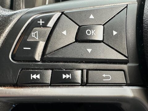 Nissan LEAF 40kWh N-Connecta Auto 5dr 15