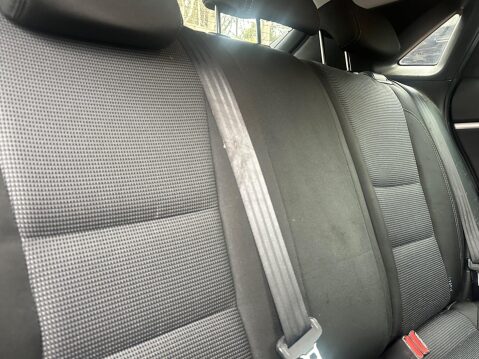 Hyundai i30 1.6 CRDi Blue Drive Active Euro 5 (s/s) 5dr 11