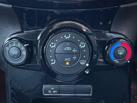 Ford Fiesta 1.0T EcoBoost Zetec Euro 5 (s/s) 3dr 11