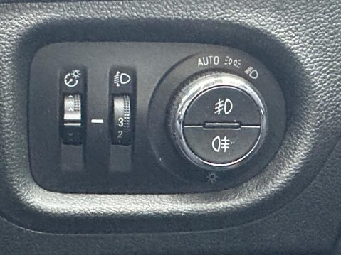 Vauxhall Astra 1.4i Turbo SRi Nav Euro 6 5dr 17