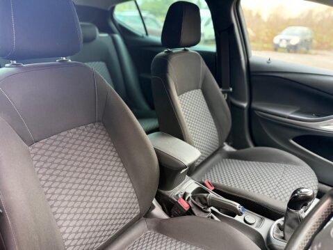 Vauxhall Astra 1.5 Turbo D Business Edition Nav Euro 6 (s/s) 5dr 12