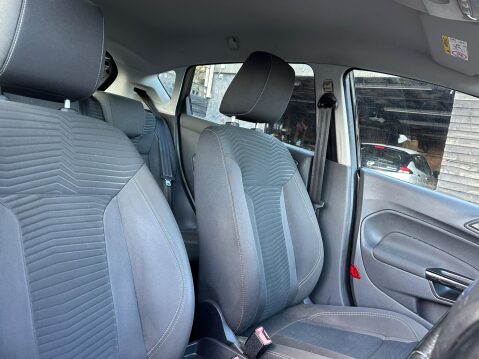 Ford Fiesta 1.0T EcoBoost Zetec Euro 6 (s/s) 5dr 9