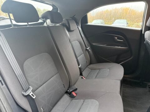 Kia Rio 1.4 3 5dr 25