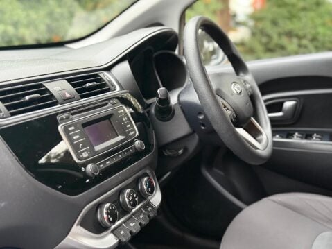 Kia Rio 1.4 3 5dr 9