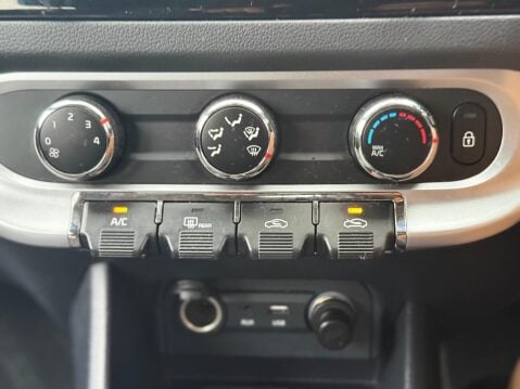 Kia Rio 1.4 3 5dr 19