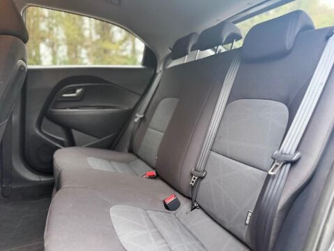 Kia Rio 1.4 3 5dr 21
