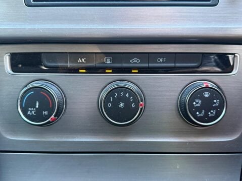 Volkswagen Golf 1.6 TDI BlueMotion Tech SE Euro 5 (s/s) 5dr 21