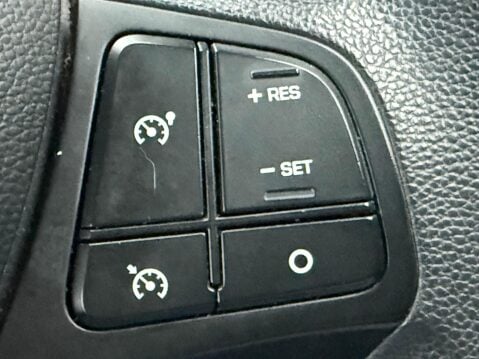 Hyundai i10 1.2 SE Euro 5 5dr 17