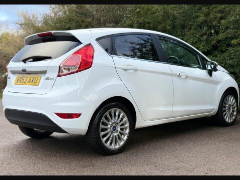 Ford Fiesta 1.0T EcoBoost Titanium Euro 5 (s/s) 5dr 8