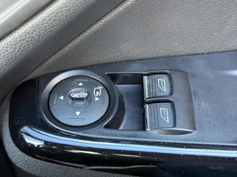 Ford Fiesta 1.0T EcoBoost Titanium Euro 5 (s/s) 5dr 17