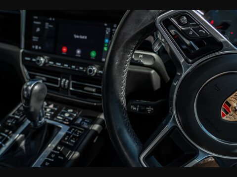 Porsche Macan S PDK 12