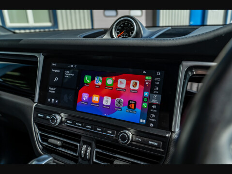 Porsche Macan S PDK 13