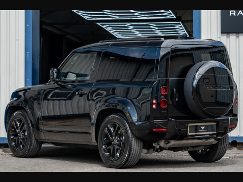 Land Rover Defender P400 MHEV XS EDITION 4
