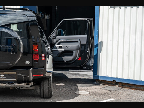 Land Rover Defender P400 MHEV XS EDITION 7