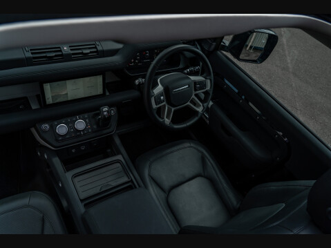Land Rover Defender P400 MHEV XS EDITION 18