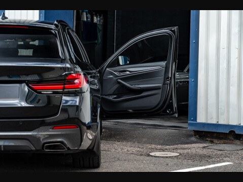 BMW 5 Series 520D M SPORT TOURING MHEV 7