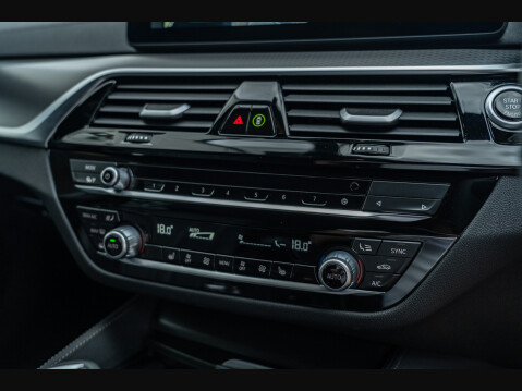 BMW 5 Series 520D M SPORT TOURING MHEV 15