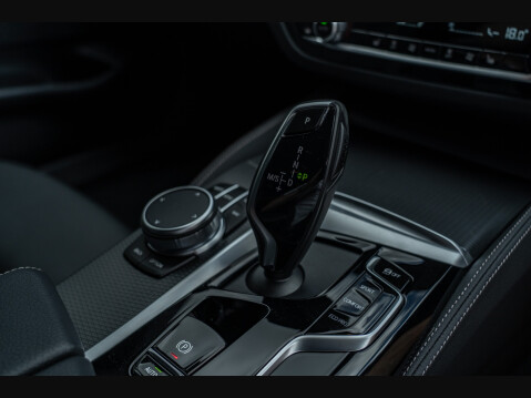 BMW 5 Series 520D M SPORT TOURING MHEV 17