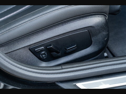 BMW 5 Series 520D M SPORT TOURING MHEV 22
