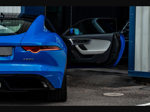 Jaguar F-Type V6 R-DYNAMIC 6