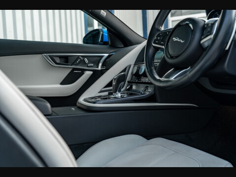 Jaguar F-Type V6 R-DYNAMIC 14