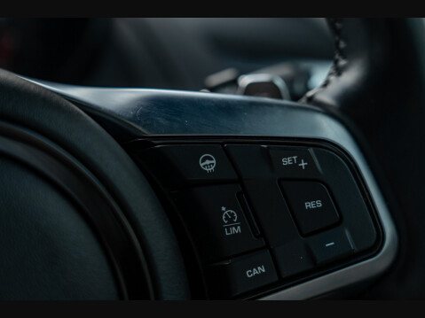 Jaguar F-Type V6 R-DYNAMIC 24
