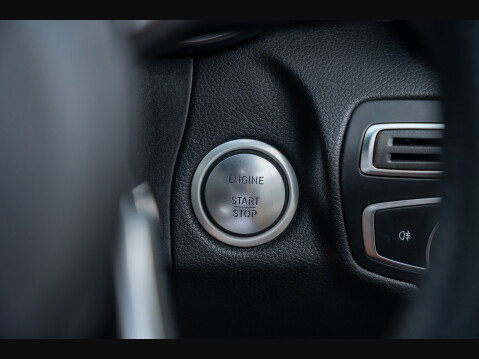 Mercedes-Benz C Class C 300 AMG LINE PREMIUM 21