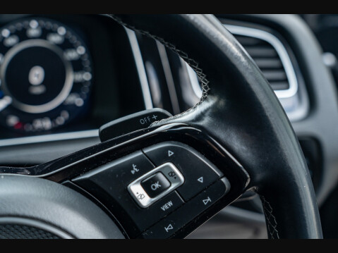 Volkswagen Golf R TSI 4MOTION DSG 11