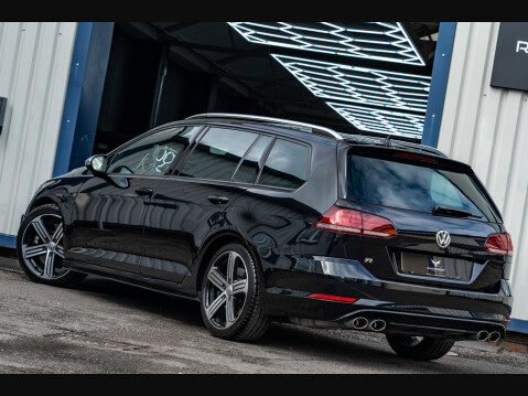 Volkswagen Golf R TSI 4MOTION DSG 30