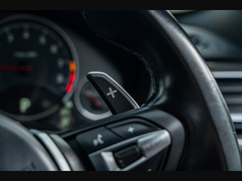 BMW 4 Series M4 COMPETITION 11
