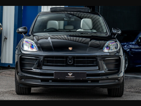 Porsche Macan PDK 27