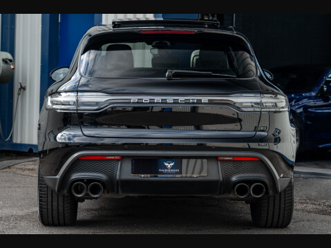 Porsche Macan PDK 28