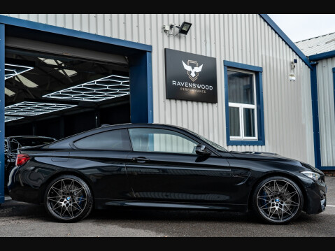 BMW 4 Series M4 COMPETITION 3