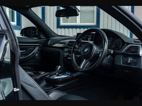 BMW 4 Series M4 COMPETITION 10