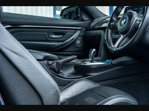 BMW 4 Series M4 COMPETITION 16
