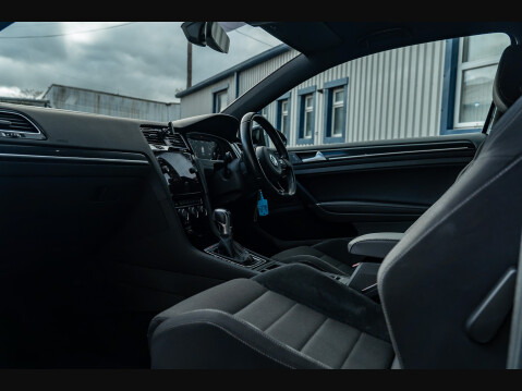 Volkswagen Golf R TSI DSG 8
