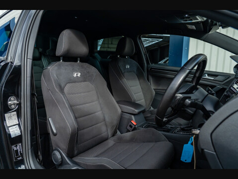 Volkswagen Golf R TSI DSG 9