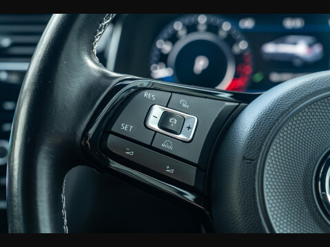 Volkswagen Golf R TSI DSG 18