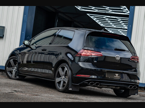 Volkswagen Golf R TSI DSG 30