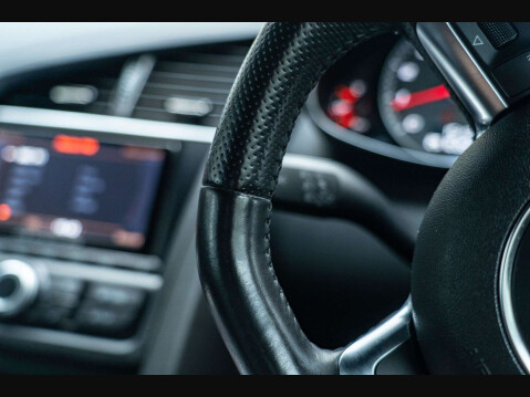 Audi R8 4.2 R8 Quattro V8 Semi-Auto 4WD 2dr 13