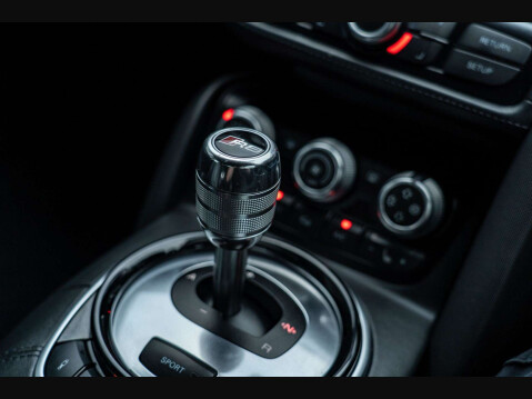 Audi R8 4.2 R8 Quattro V8 Semi-Auto 4WD 2dr 18