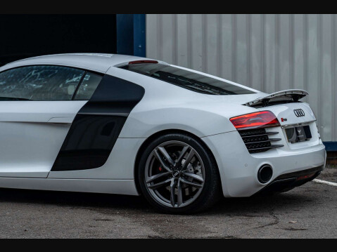 Audi R8 4.2 R8 Quattro V8 Semi-Auto 4WD 2dr 25