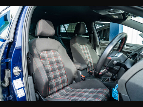 Volkswagen Golf 2.0 Golf GTi Performance TSi 5dr 10